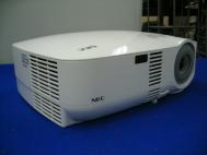 NEC Multisync VT580 LCD Projector 578 Lamp Hours 2000 ANSI lumens