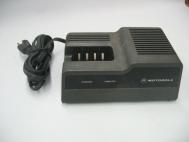 Motorola NTN4633B 2-Way Radio Batt Charger 22VDC/1.1A