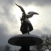 Statue_in_the_snow.large