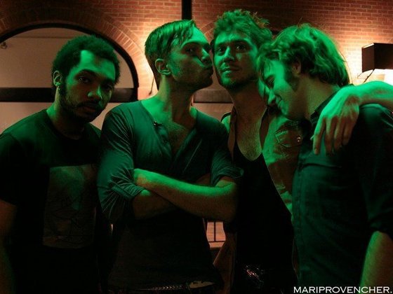 Photo-full