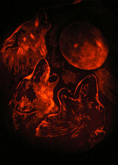 Three_Wolf_One_Moon_Pumpkin_by_LeluDallas.jpg