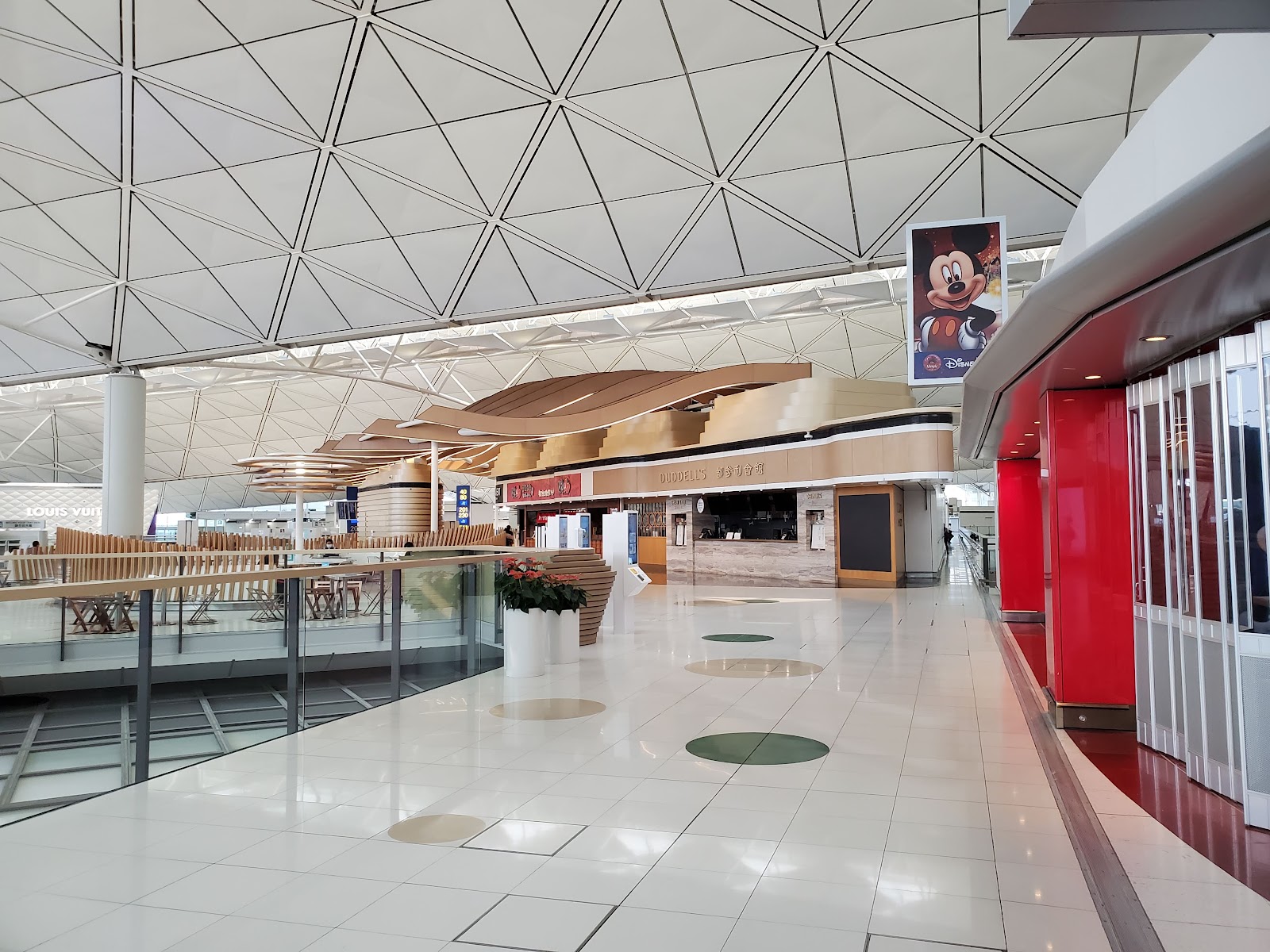 Hong Kong International Airport (HKG)