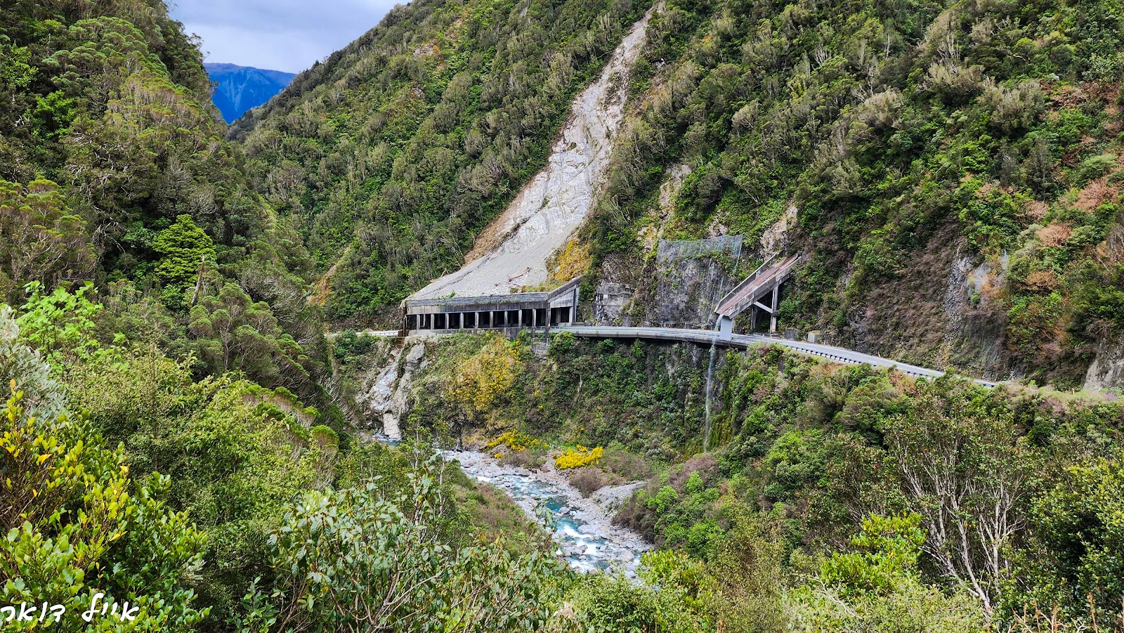 Otira Gorge Rock Shelter Lookout