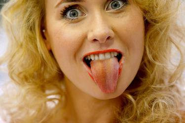 Sexy_lengua_Lola_Melnick.jpg
