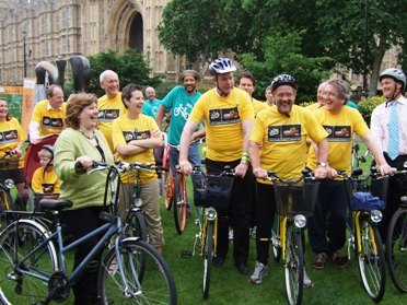 Cycling MP Emily Thornberry and Transport Minister Tom Harris