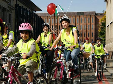 Adults and children enjoying Freewheel 2008