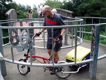 A single wheel trailer on a folding bike Credit: Pollards Hill Cyclists
