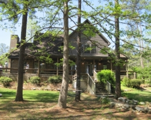 Lovely Waterfront Home with Great Back Porch in Rayburn Country