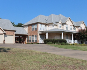 ONE OF A KIND!Waterfront-26 Acres-Over 4800 Sq.Ft Custom Home-
