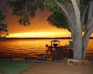May Special $250/nt - Flamingo Bay-108 ft. Lakefront - Open Water La