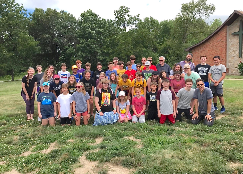 201907151639_IMG_4561_ColumbiaMOCompassChurchYouthGroupAboutToDepartForWindemereRetreatCalebJacobKincheloe(BackRow)CraigKidder(PastorFrontRight) 201907151639_IMG_4561_ColumbiaMOCompassChurchYouthGroupAboutToDepartForWindemereRetreatCalebJacobKincheloe(BackRow)CraigKidder(PastorFrontRight)
