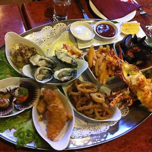 Red Cray Seafood & Grill Restaurant