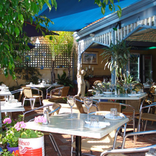 George's Meze courtyard