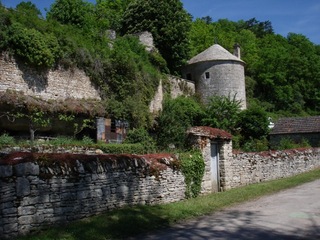 Fortified walls of Noyers medium