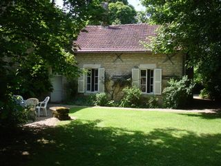 Back view of The Gate House 2 medium