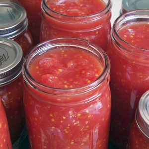 Canning tomatoes, the hot-pack method Image