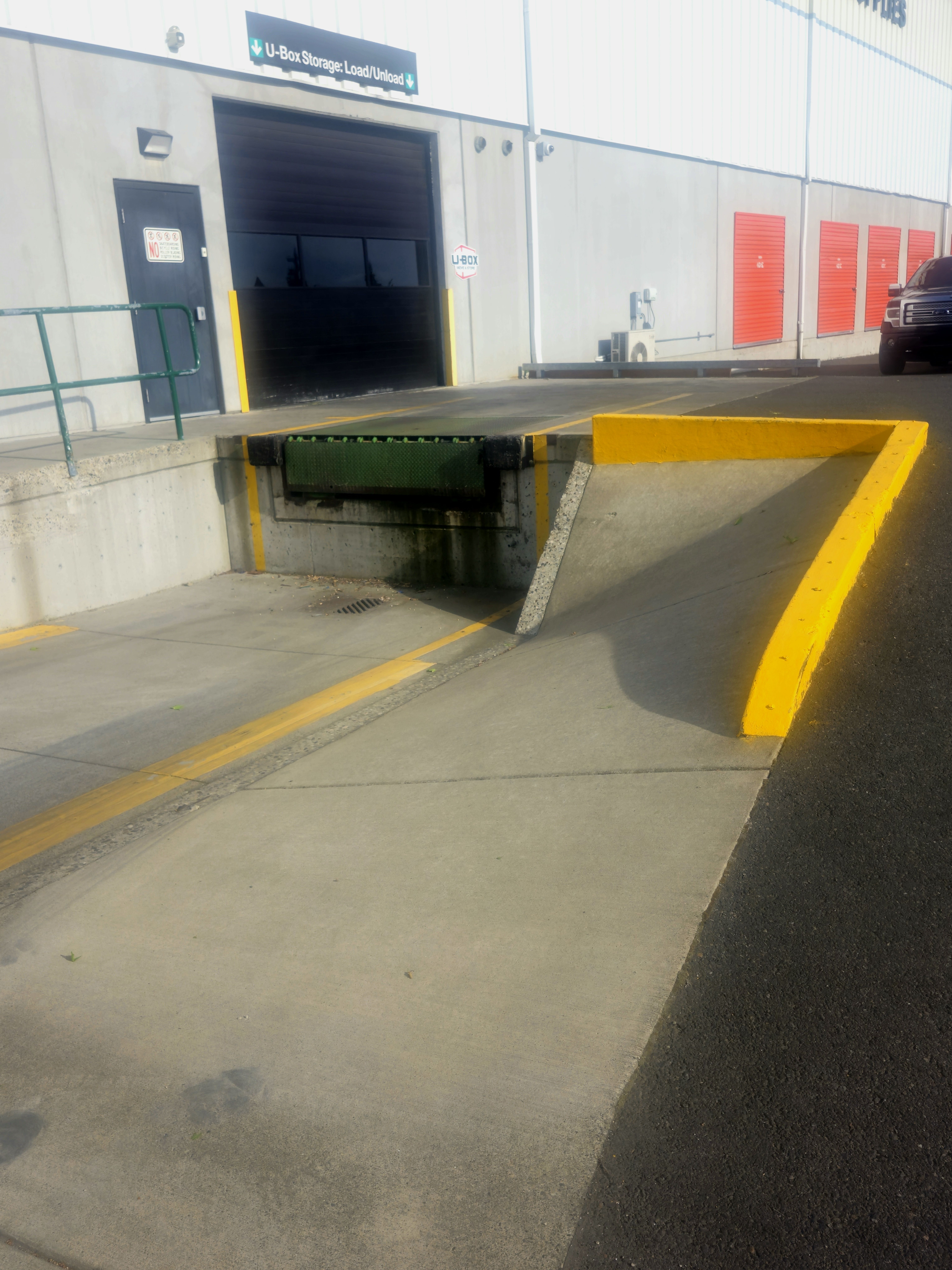 Loading dock/fun bank image