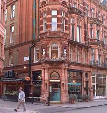 Victoria & Albert busts