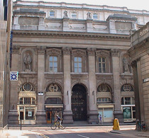 Royal Exchange - 2 statues