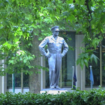 Eisenhower statue