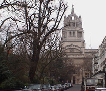 Victoria & Albert Museum façade