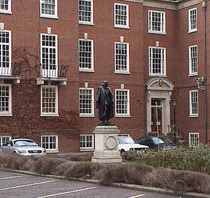 Francis Bacon statue