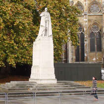 George V statue