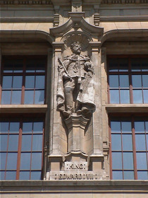 V&A façade - King Edward VII