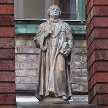 Imperial Hotel - statue 10