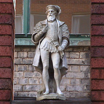Imperial Hotel - statue 13