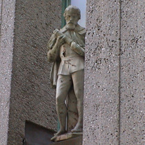 Imperial Hotel - statue 19