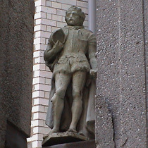 Imperial Hotel - statue 20