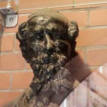 Dickens bust - EC1