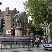 Gladstone statue at Bow Church