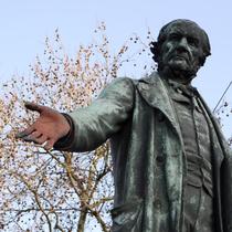 Gladstone statue at Bow Church