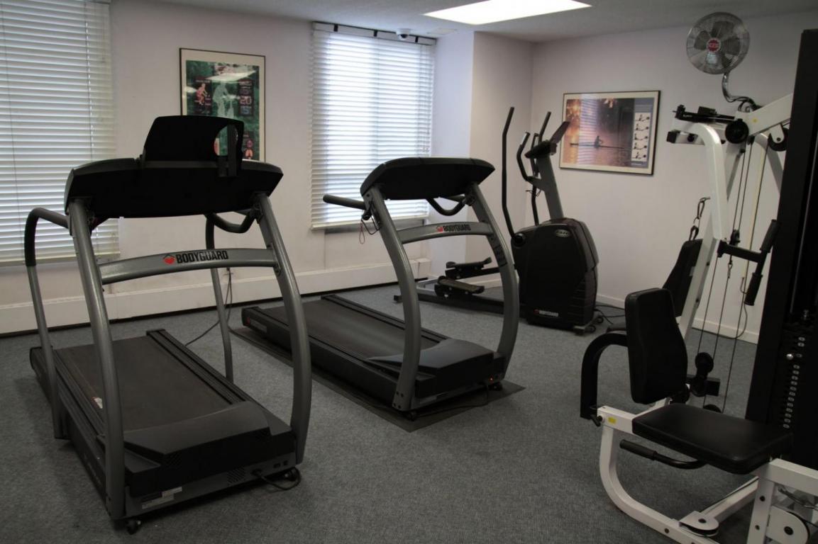 Arlington Apartments. Apartments for rent at 33 Banner Road in Ottawa