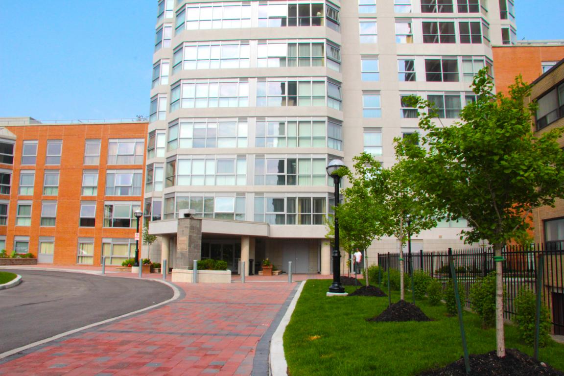 Toronto Apartments for Rent at Yonge & Eglinton 1000 Mount Pleasant