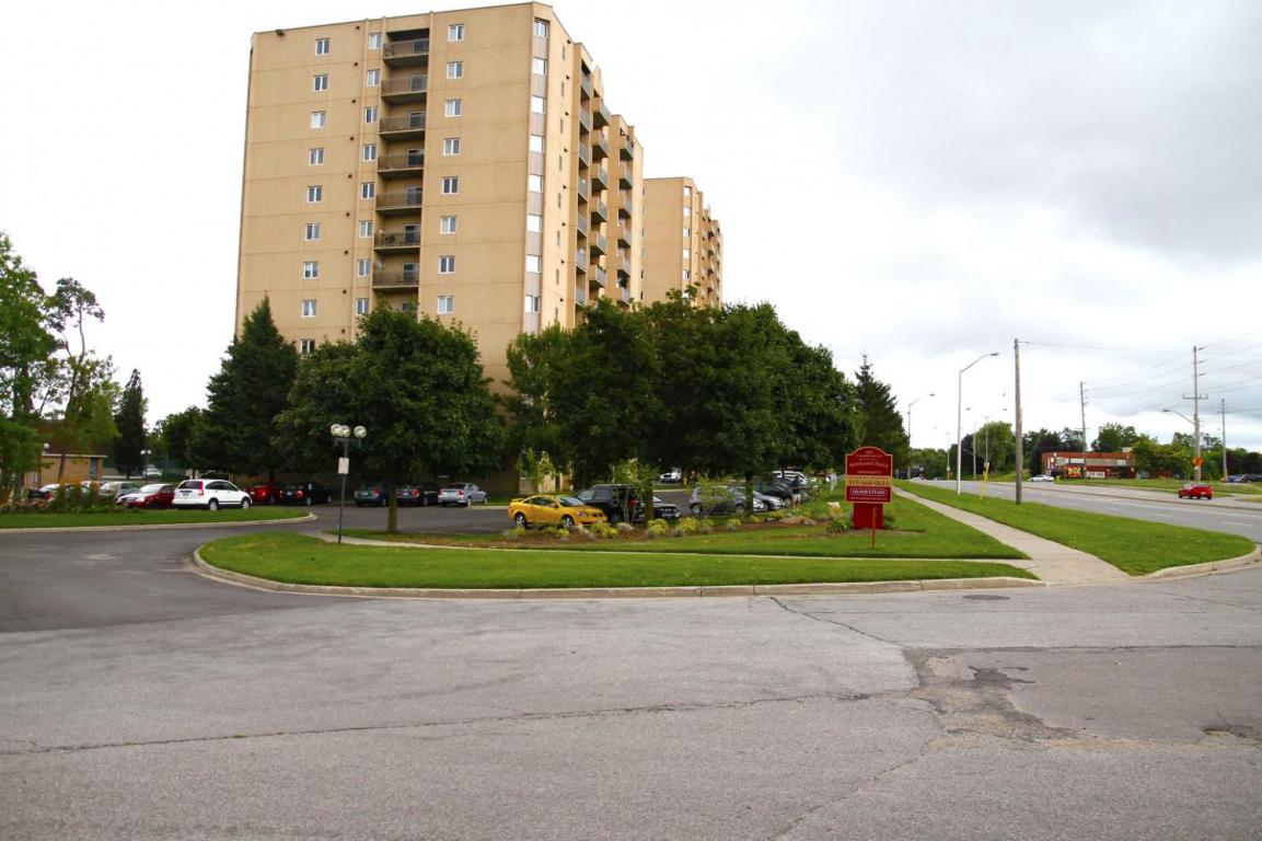 Roseland Place. Apartments for rent at 854 Commissioner's Road in