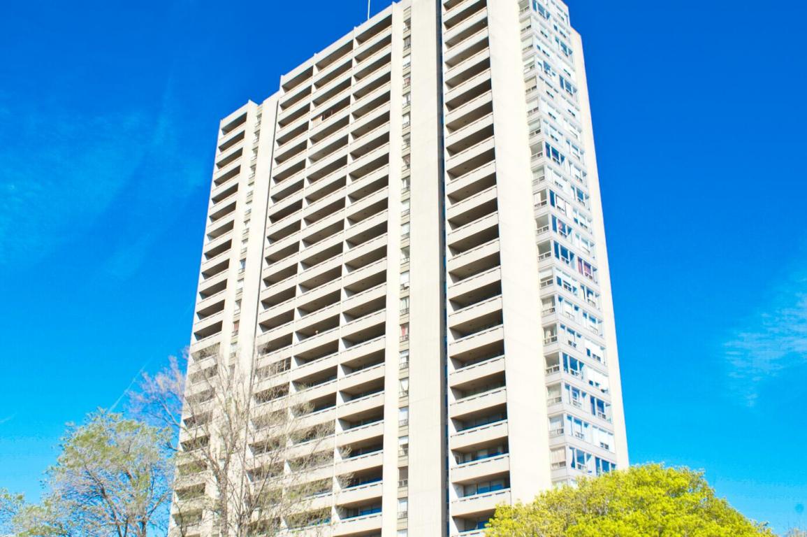 Bromley Square. Apartments for rent at 2001 Carling Avenue in Ottawa