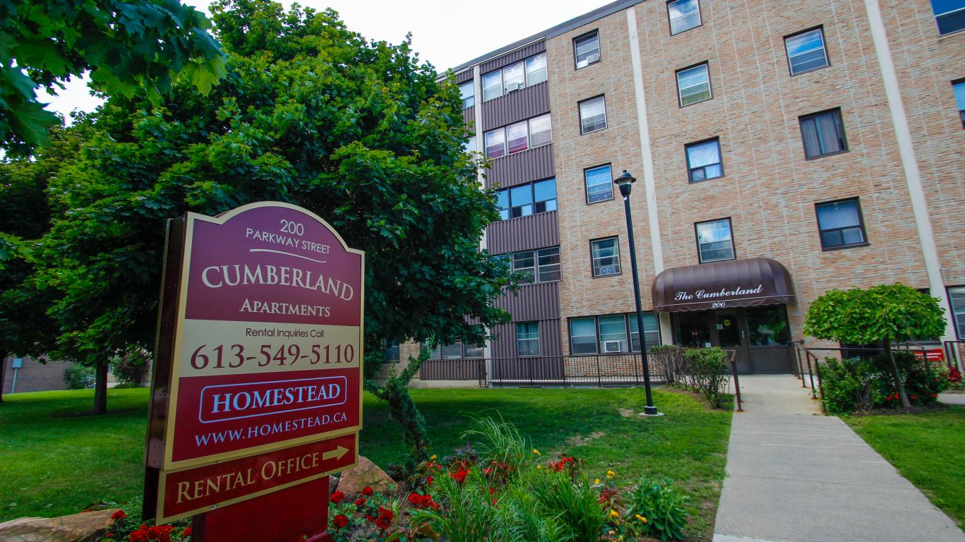 Cumberland. Apartments for rent at 200 Parkway Street in Kingston