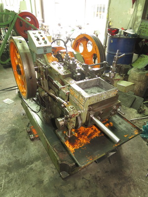 LONG QUAN 590-3 Forgeage à froid - MachineTools.com