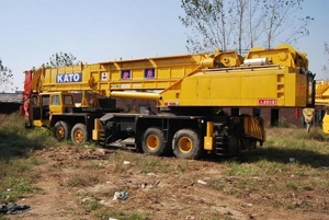 KATO 160T 汽车起重机 - MachineTools.com