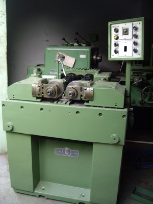 PRAGA TOOLS 512 滚丝机 - MachineTools.com