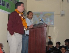 Nishant_interpreting_for_Keith_small.jpg (225x174)px