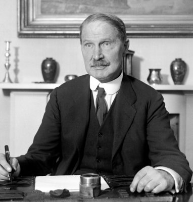 Fine Art Print of Andrew Bonar Law at his desk, 24 Onslow Gardens, London, 20th October 1922 by Anonymous