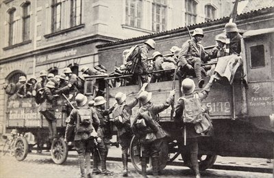 Fine Art Print of SA troops climbing into trucks, c.1926, from 'Geschichte der SA' by Wilhelm Rehm, pub. by Franz Eher Nachf, 1938 by German Photographer