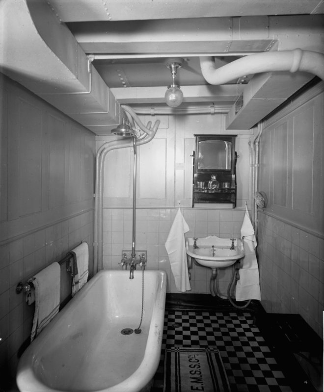 1000+ images about Nautical Ship Bath on Pinterest