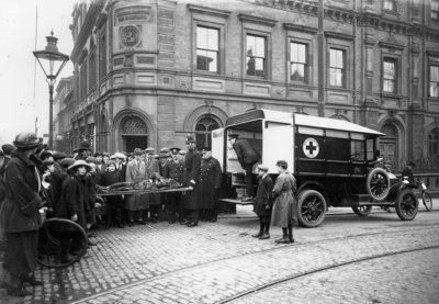 Accident, Darlington Street, Wolverhampton, Early 20th century by Unknown - print