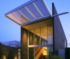 007 House