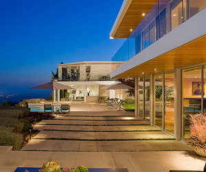 2010-esquire-house-on-sunset-strip-m